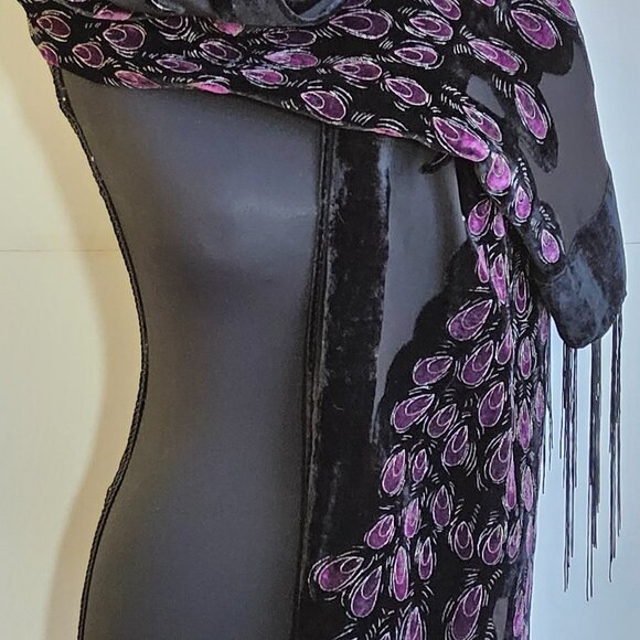 Peacock design black/purple shawl - Picture 3 of 11